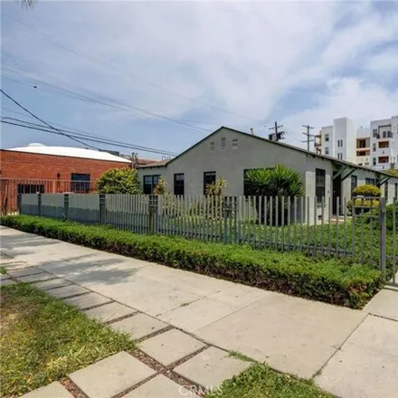 Buy this 5 bed house on West Jefferson Boulevard in Los Angeles, CA 90016