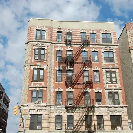 Rent this 3 bed apartment on 118 Ridge Street in New York, NY 10002