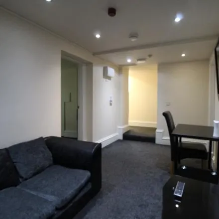 Image 3 - Ribblesdale Place, Preston, PR1 8BZ, United Kingdom - Apartment for rent