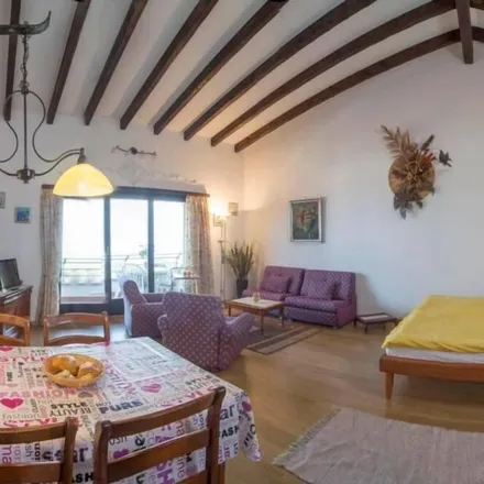 Rent this studio apartment on 6574 Circolo del Gambarogno