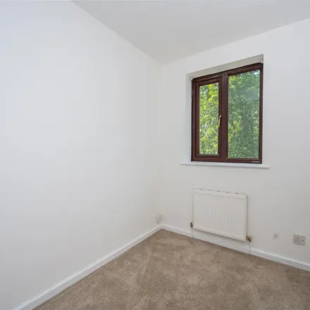 Image 1 - Blenheim Way, Moss Bank, WA11 9HR, United Kingdom - Apartment for rent