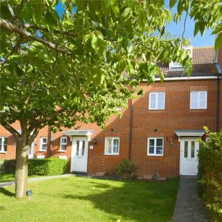 Buy this 4 bed townhouse on Headstock Rise in Hoo St Werburgh, ME3 9LZ