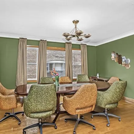 Image 6 - 6635 South Talman Avenue, Chicago, IL 60629, USA - House for sale