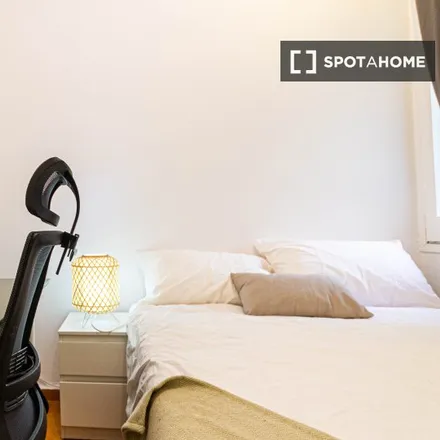 Rent this 4 bed room on Carrer de la Font Florida in 08001 Barcelona, Spain