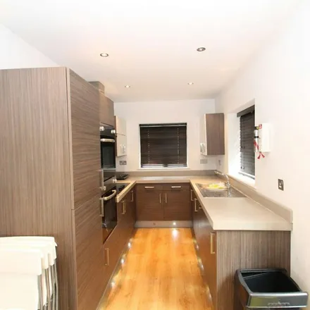 Rent this 5 bed apartment on Fosse Road South in Leicester, LE3 1BT