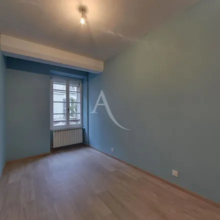 Rent this 4 bed apartment on 1 Rue des Trois Croissants in 89100 Sens, France