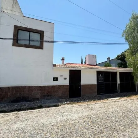 Rent this 3 bed house on Calle Agua 38 in Las Fuentes, 37740 San Miguel de Allende