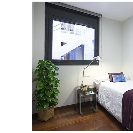 Image 5 - Carrer de Ballester, 40, 08023 Barcelona, Spain - Apartment for rent