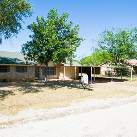 Image 1 - 2 West 15th Street, Robert Lee, Coke County, TX 76945, USA - House for sale