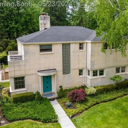 Buy this 4 bed house on 629 South Oxford Road in Grosse Pointe Woods, MI 48236