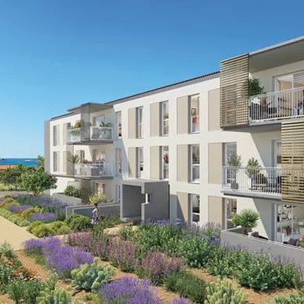 Rent this 2 bed apartment on Boulevard Pierre Semard in 13110 Port-de-Bouc, France