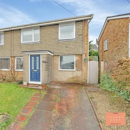 Buy this 3 bed duplex on St Teilo's Way in Caerphilly, CF83 1FA