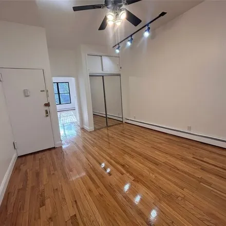 Buy this 1 bed condo on 11-25 47th Avenue in New York, NY 11101