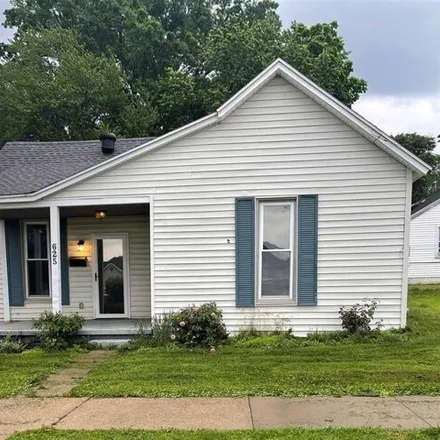 Buy this 3 bed house on 921 East 7th Street in Owensboro, KY 42303