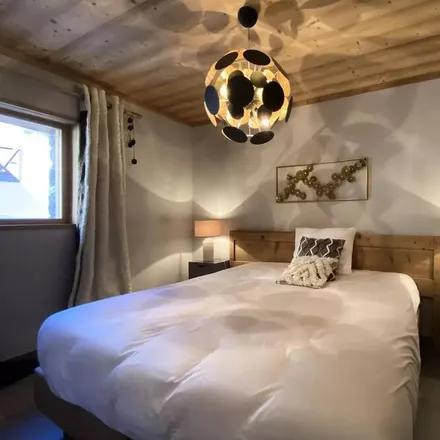 Rent this 8 bed house on Boulevard du France in 73440 Saint-Martin-de-Belleville, France
