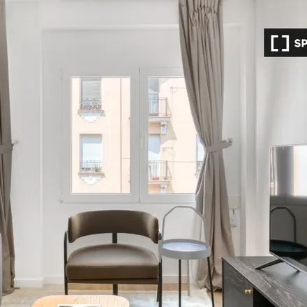 Rent this 2 bed apartment on Madrid in Oficina Parroquial, Calle del Alcalde Sáinz de Baranda