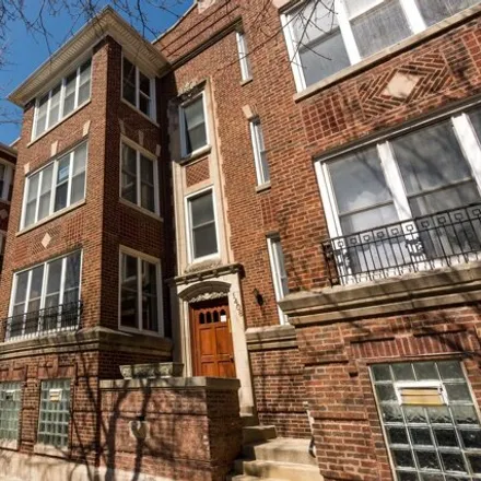 Buy this 2 bed condo on 5000-5010 North Glenwood Avenue in Chicago, IL 60640