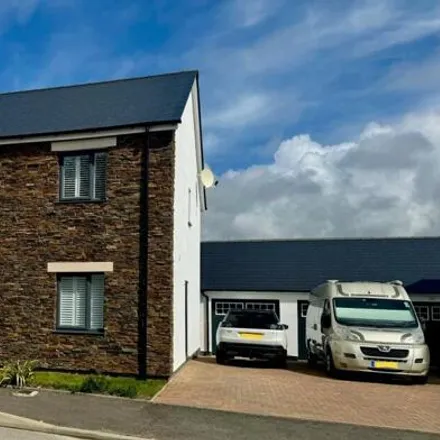 Buy this 5 bed house on Cuddra Road in Carlyon Bay, PL25 3GF