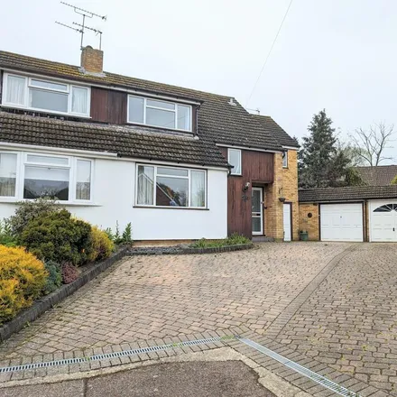 Rent this 4 bed duplex on Rivershill in Watton-at-Stone, SG14 3SD