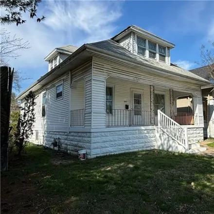 Image 2 - 2344 East Spring Street, New Albany, IN 47150, USA - House for sale