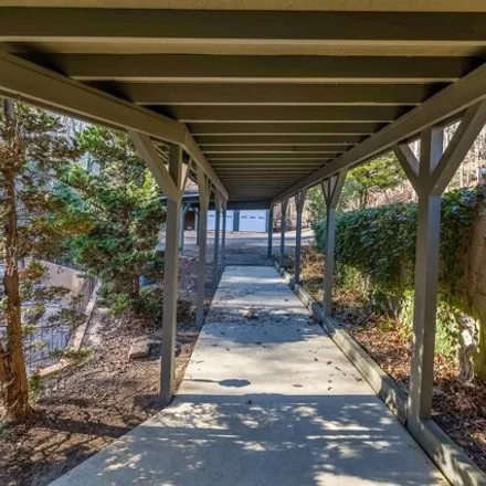 Image 4 - 2026 West Lakeshore Drive, Lake Lanier, Greenville County, SC 29356, USA - House for sale