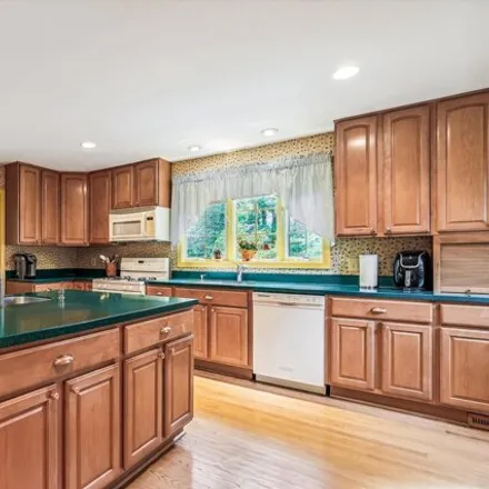 Image 7 - 8717 Clydesdale Road, West Springfield, Fairfax County, VA 22151, USA - House for sale