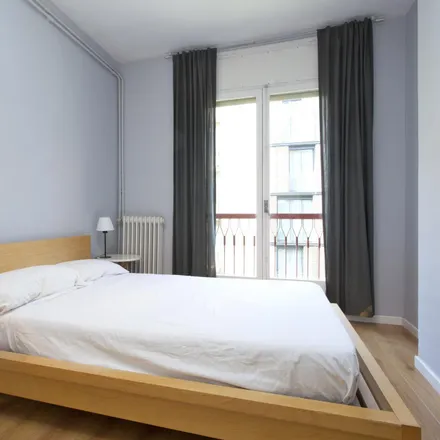 Rent this 3 bed apartment on Carrer de Casanova in 118, 120