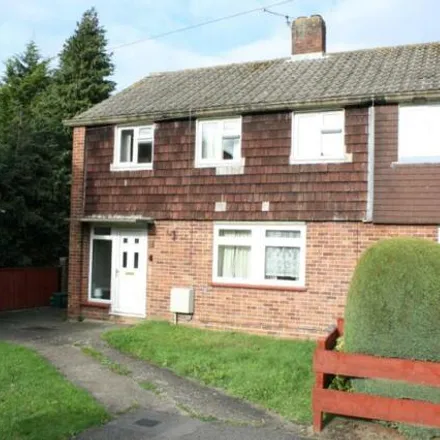 Rent this 5 bed house on 31 Pond Meadow in Guildford, GU2 8LG