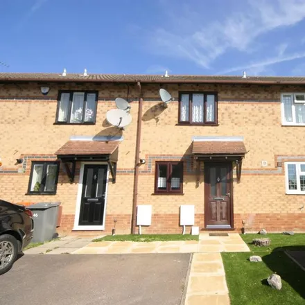 Rent this 2 bed townhouse on Dovedale in Streatley, LU2 7FQ