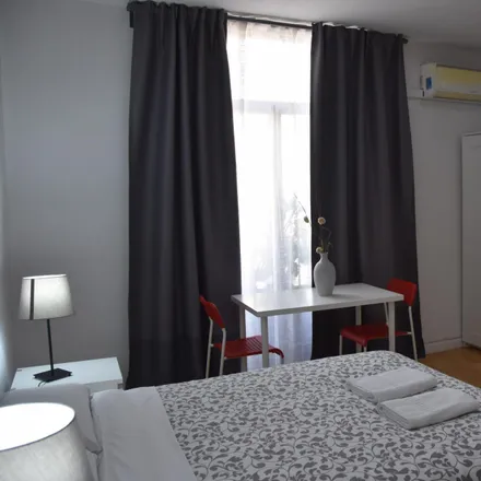 Image 2 - Gran Vía, 69, 28013 Madrid, Spain - Apartment for rent