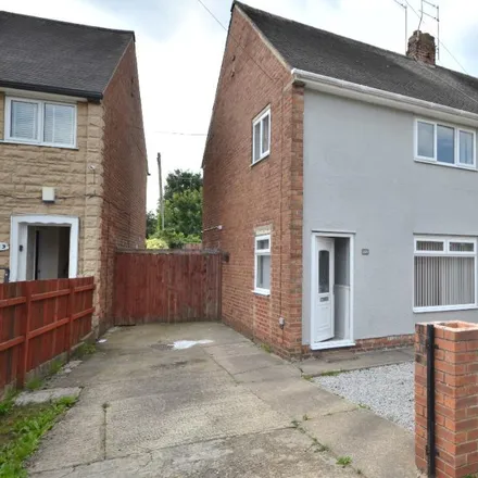 Rent this 3 bed townhouse on Waveney Road in Hull, HU8 9ER