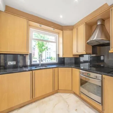 Image 1 - 19 Buckland Crescent, London, NW3 5DH, United Kingdom - Apartment for sale