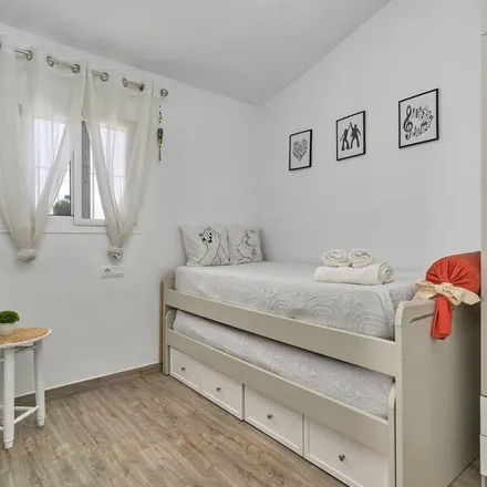Rent this 2 bed house on ALGARROBO in A-7206, 29750 Algarrobo