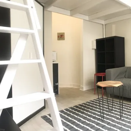 Rent this studio apartment on Avenue Ducpétiaux - Ducpétiauxlaan 157 in 1060 Saint-Gilles - Sint-Gillis, Belgium