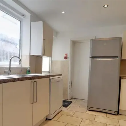 Rent this 1 bed apartment on 2a Edith Road in London, SE25 5PQ