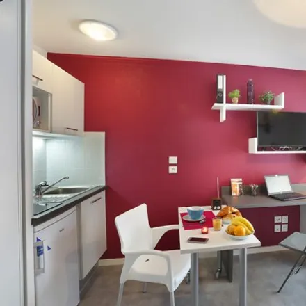 Rent this studio apartment on Clermont-Ferrand in Ballainvilliers, FR
