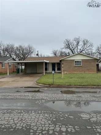 Buy this 3 bed house on 1004 West Louisa Avenue in Iowa Park, TX 76367