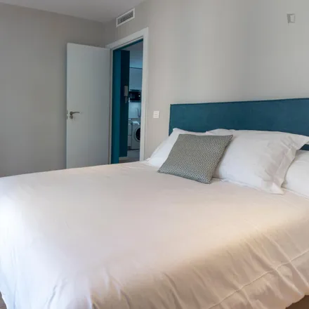 Rent this 2 bed apartment on Madrid in Calle San José de Calasanz, 28902 Getafe
