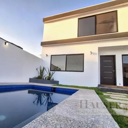 Buy this 4 bed house on Privada Lorenzo Vázquez in Potrero Verde, 62450 Cuernavaca