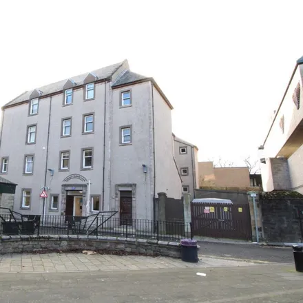 Rent this 2 bed house on Nethergate Medical Centre in Tay Square, Seabraes