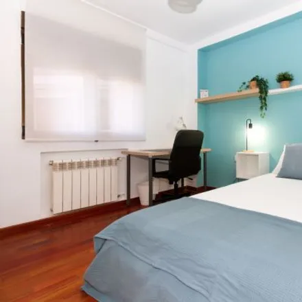 Rent this 3 bed room on AutoEscuela Balmaseda in Calle del Empecinado, 28803 Alcalá de Henares