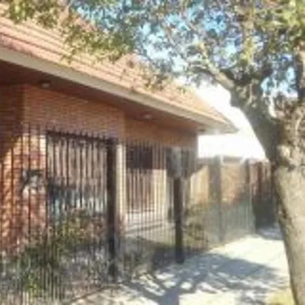 Buy this studio house on Belisario Roldán 1601 in Burzaco, Argentina