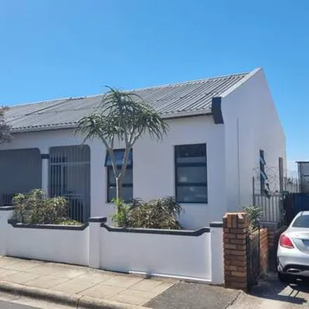 Rent this 2 bed apartment on unnamed road in City Centre, Cape Town