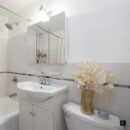 Image 4 - 304 West 10th Street, New York, NY 10014, USA - Condo for sale