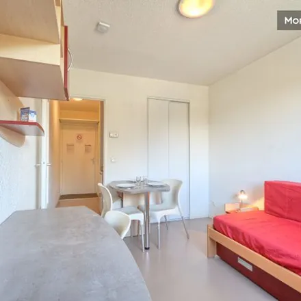 Image 6 - Boulevard de la République, 59500 Douai, France - Apartment for rent