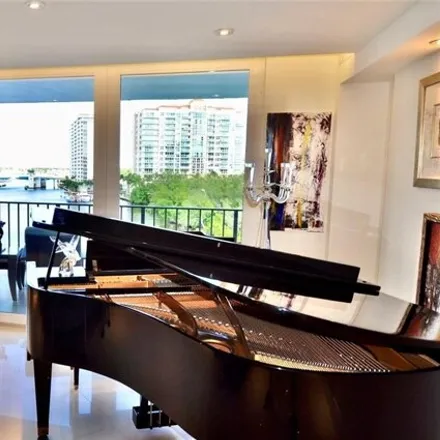 Image 9 - Holiday Isle Yacht Club, Bayshore Drive, Birch Ocean Front, Fort Lauderdale, FL 33304, USA - Condo for sale