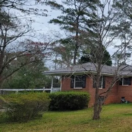 Buy this 3 bed house on 17 Powers Dr in Hawkinsville, Georgia
