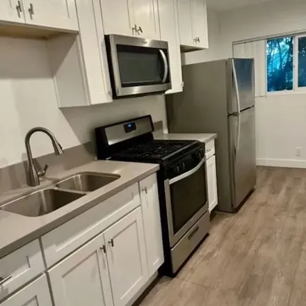 Rent this 2 bed apartment on Food 4 Less in Obispo Avenue, Long Beach