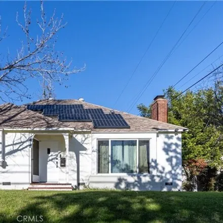 Rent this 3 bed house on 417 Kenneth Road in Burbank, CA 91501