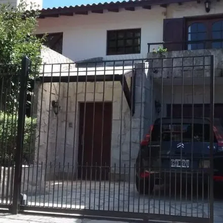 Buy this 3 bed house on Bernardo de Irigoyen 4327 in San Carlos, 7602 Mar del Plata